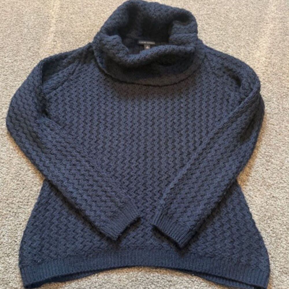 Banana Republic navy cable knit turtleneck sweater‎ M dark academia